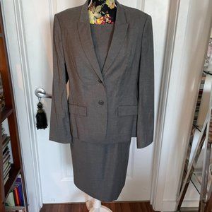 2-piece Hugo Boss suit - Only worn a few times